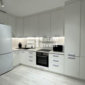 Дніпровська набережна вул., 18-Б