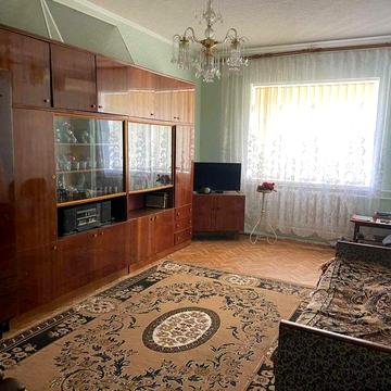 продам 1 кімнатну квартиру в центрі міста ( вул.Яцика(Гагаріна)),