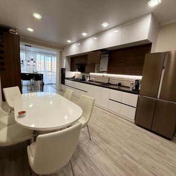 Продаю стильную 3кк в котеджном доме в центре р-н Сказки