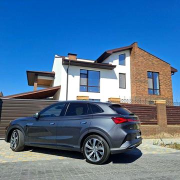 Будинок 390м.кв з частковим ремонтом в КМ Хутір Ясний. Ділянка 15,7 с.