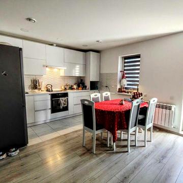 Велика дворівнева квартира з ремонтом, меблями і технікою в новобудові