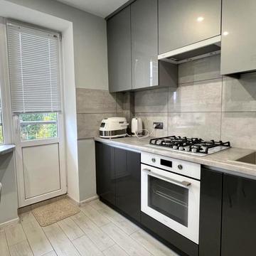 Вольського, 8