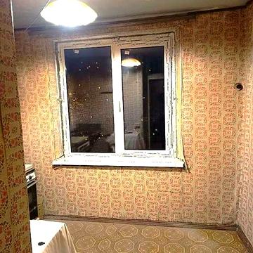 продам 3 к. із. квартиру 2 хв. пішки метро Спортивна