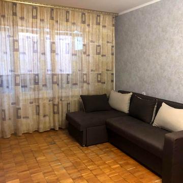 Монтажників вул., 1