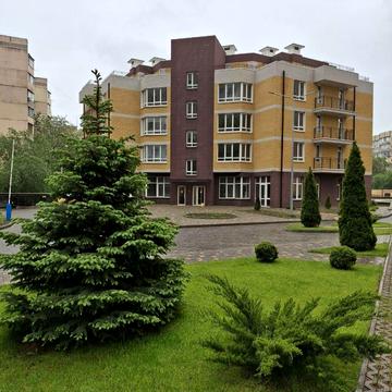 Владислава Бувалкіна вул. (Бочарова Генерала), 35-Ж