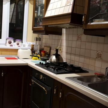 Академіка Янгеля вул., 4