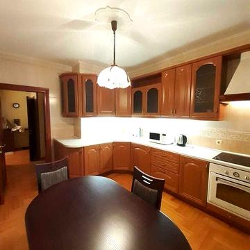 Сдам 4 кімнатну у цеглян будинку, м. Академмістечко пішки