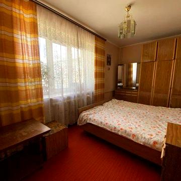 Здається в оренду 2х кім. вул. Довженка( Толстого)