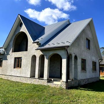 Будинок з господарством