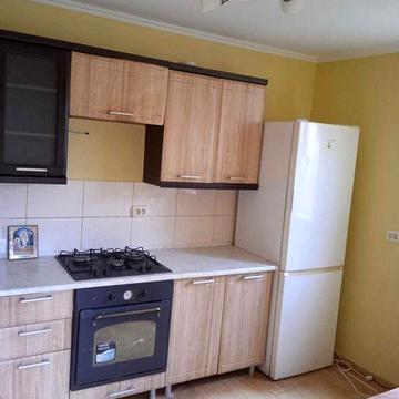 Здам квартиру( пів особняка з окремим двором)