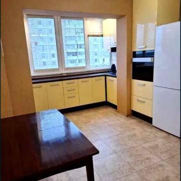 Миколи Ушакова вул., 14-А