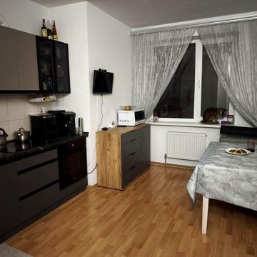 Шкільна вул., 35