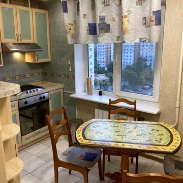 Йорданська вул. (Лайоша Гавро), 17