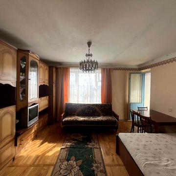 Степана Бандери просп., 4