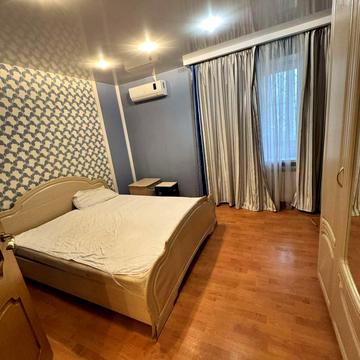 Князя Володимира Великого просп., 122/1