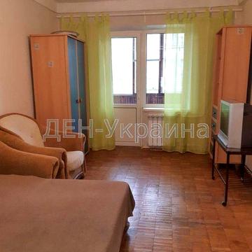 Акуратная, гостинничного типа, в экологически чистом месте.