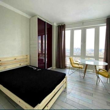 Кирило-Мефодіївська вул., 2