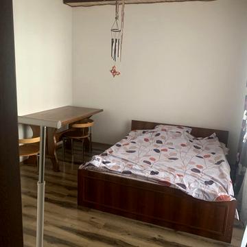 С. Бандери, 16