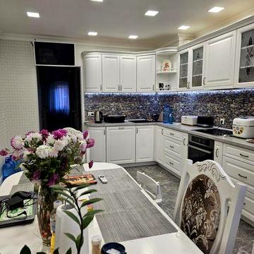 Пропонується простора, тепла 3-кімнатна квартира в ЖК "Крістал Град" ЖК Крістер Град