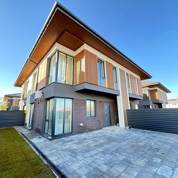 Полтавська вул.