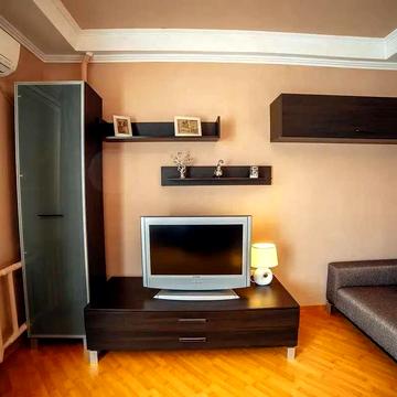 Вячеслава Чорновола просп. (), 45