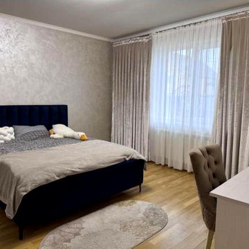 Здається 3 кімн. Будинок