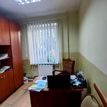 Кардинала Любомира Гузара вул., 4