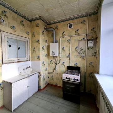 Продам 2х кімнатну на Універмагі