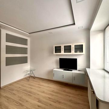 Богдана Хмельницького вул., 284