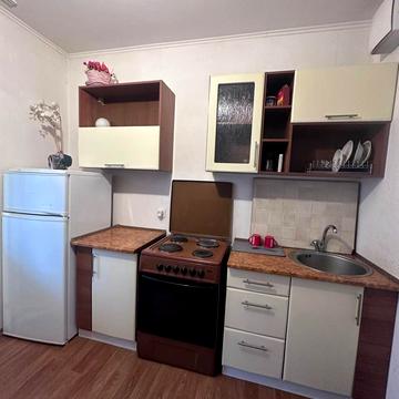 Бориса Гмирі вул., 12-Б