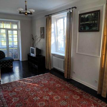 продается 3-х комнатная квартира в районе к.з. Глинки