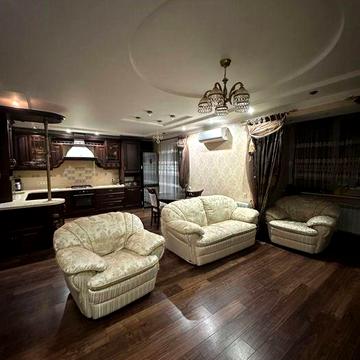 Квартира 135.8 м/кв + гараж на два авто Кременчук