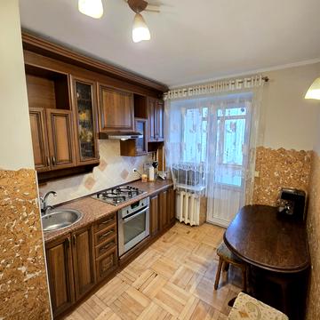 Павла Тичини вул., 13