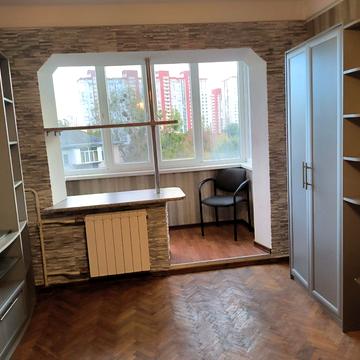 Вацлава Гавела бульв. (Івана Лепсе), 3