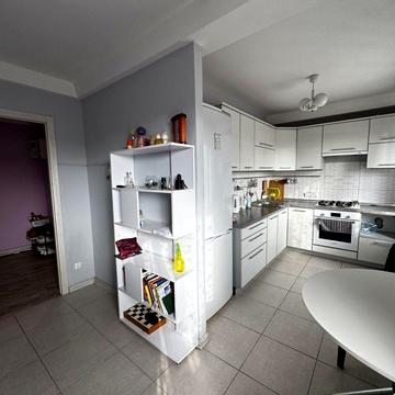 Шкільна вул. (Героїв Сталінграда), 8