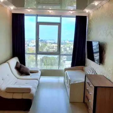 1 кімнатна квартира в новому будинку біля центру міста.