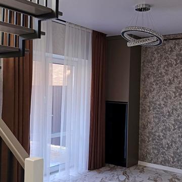 Провулок світлий, 1