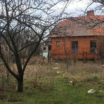 Квартира под ремонт 3-к (пол дома)