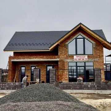 Новий будинок. Щойно збудований. є Оселя