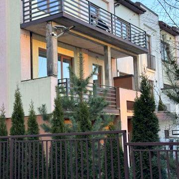 Продаж нового котеджу в Брюховичах біля озера