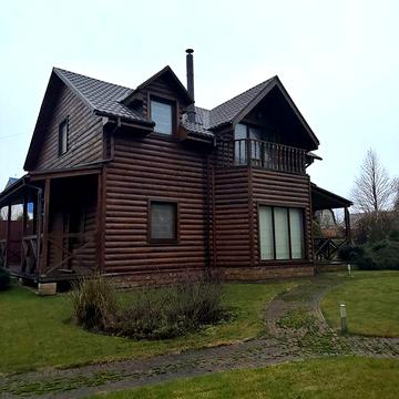 Дім з озером та видом на ліс