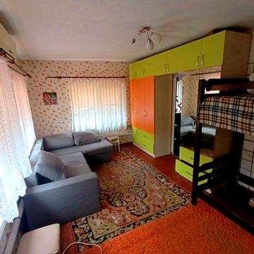 Здам в оренду пів будинку