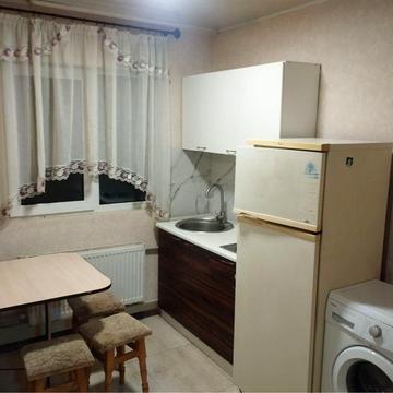 Власник здає 1 кімнатний будинок на Київськой