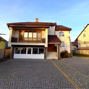 Продаж будинку з ділянкою на 20 соток