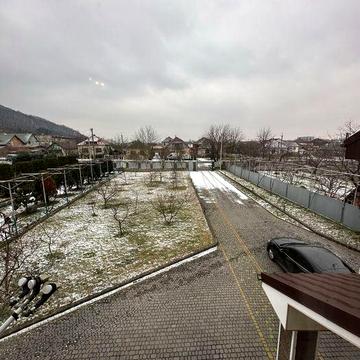 Продаж будинку з ділянкою на 20 соток