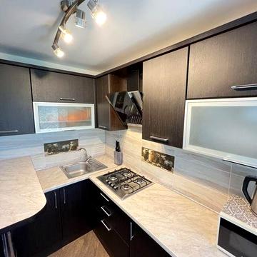 Продам! Нова стильна квартира з газовим котлом! Центр. Торг