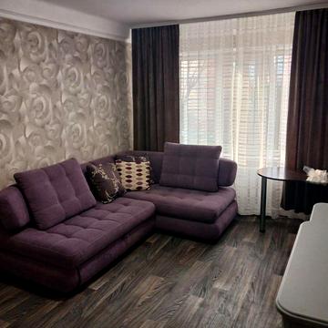 Полярна вул., 11