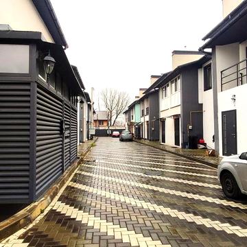 Богдана Хмельницкого вул., 1