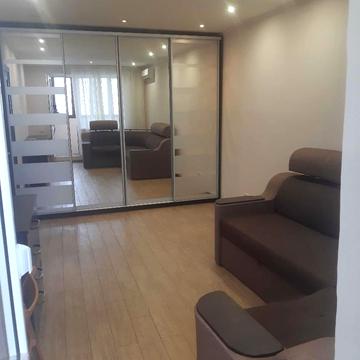 Академіка Глушкова просп., 23