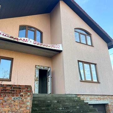 Продаж сучасного будинку в центрі міста